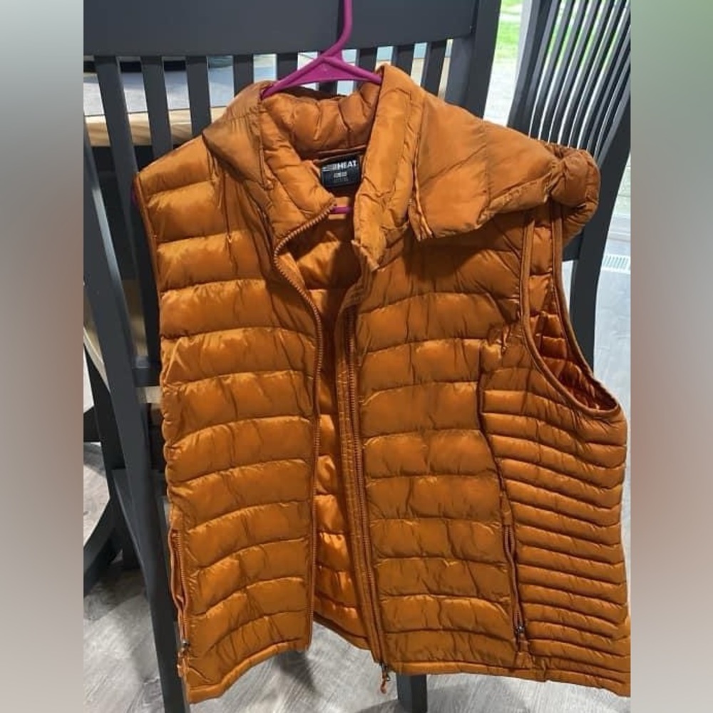 32 Degrees Vest w/hood
